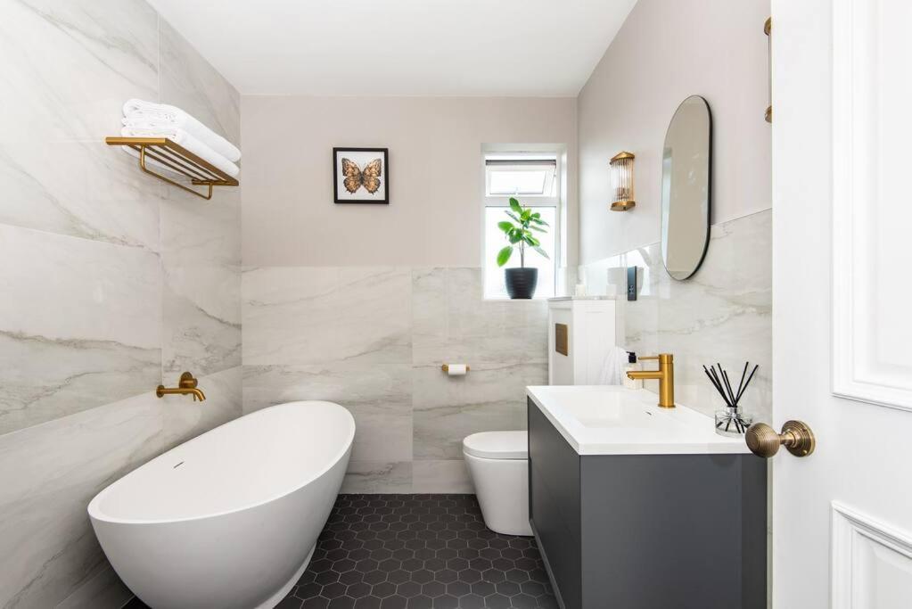 Villa Newly Renovated Victorian House With Free Parking à Hove Extérieur photo