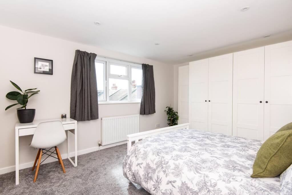 Villa Newly Renovated Victorian House With Free Parking à Hove Extérieur photo