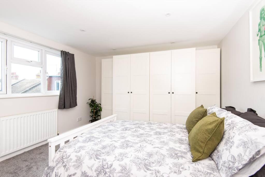 Villa Newly Renovated Victorian House With Free Parking à Hove Extérieur photo